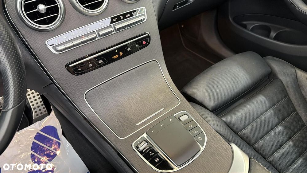 Mercedes-Benz GLC 300 e 4-Matic - 27