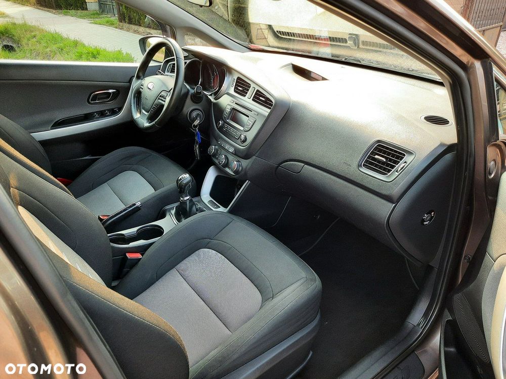 Kia Ceed - 14