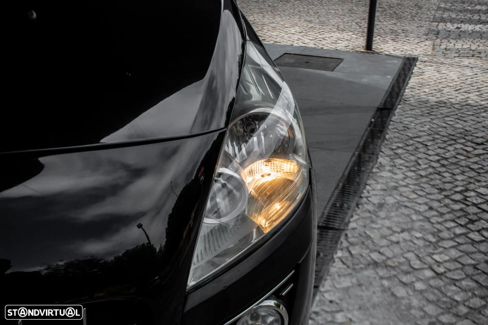 Peugeot 3008 1.6 HDi Executive - 3