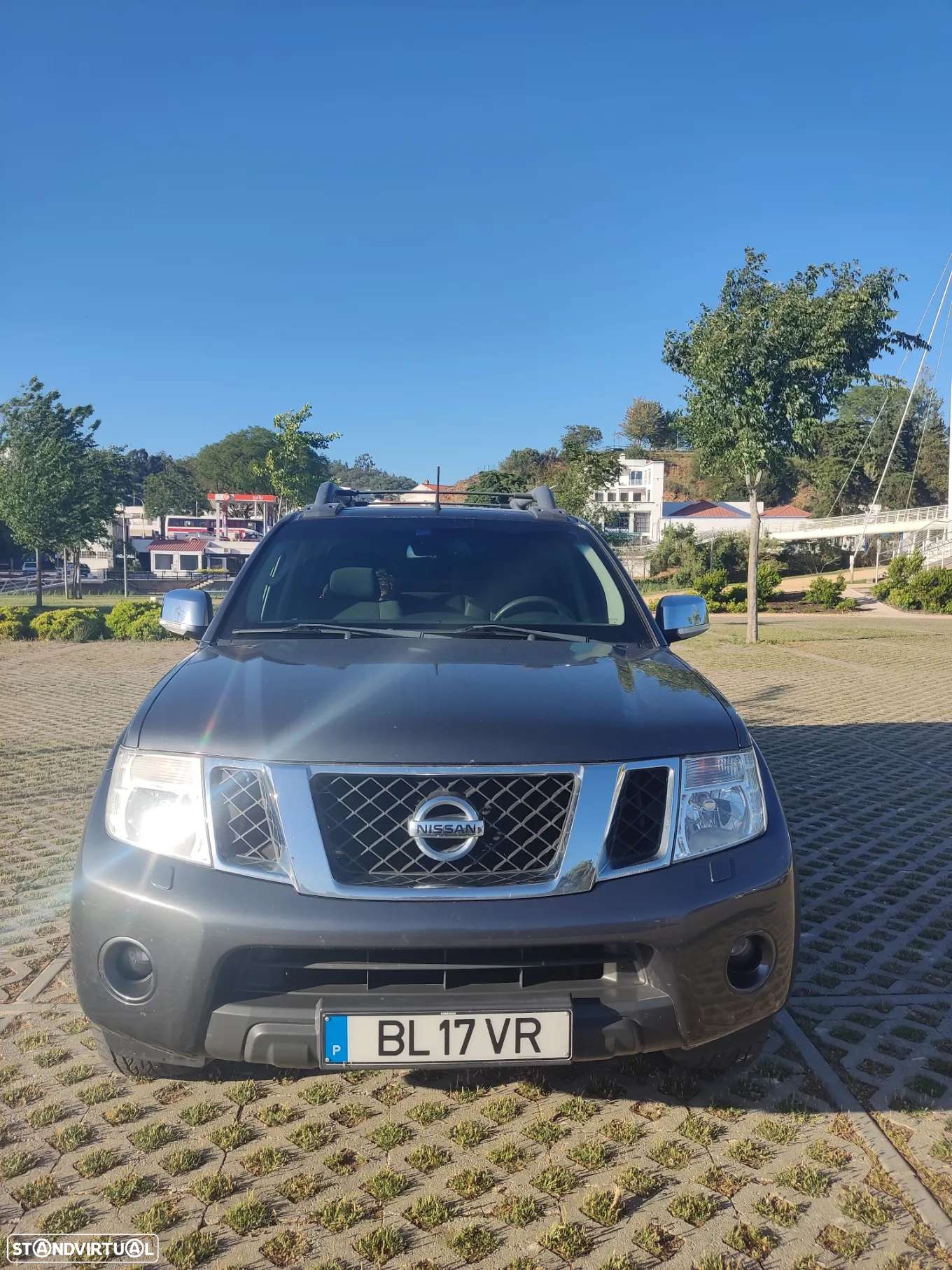 Nissan Navara 2.5 dCi CD LE 4WD - 2