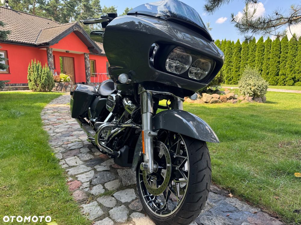 Harley-Davidson Touring Road Glide - 22