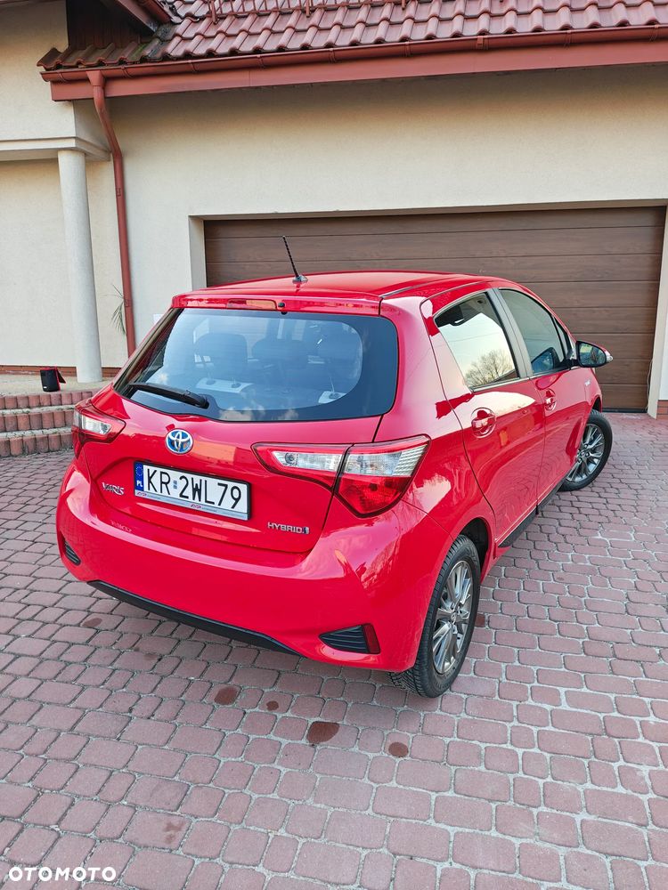Toyota Yaris Hybrid 100 Premium - 7