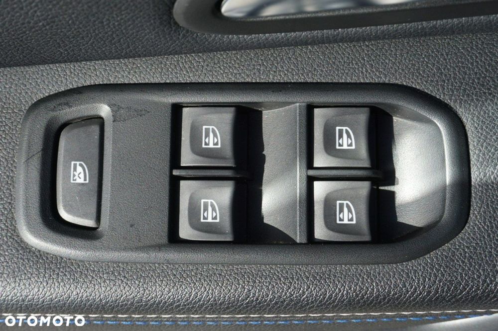 Dacia Duster 1.0 TCe SL Celebration - 14
