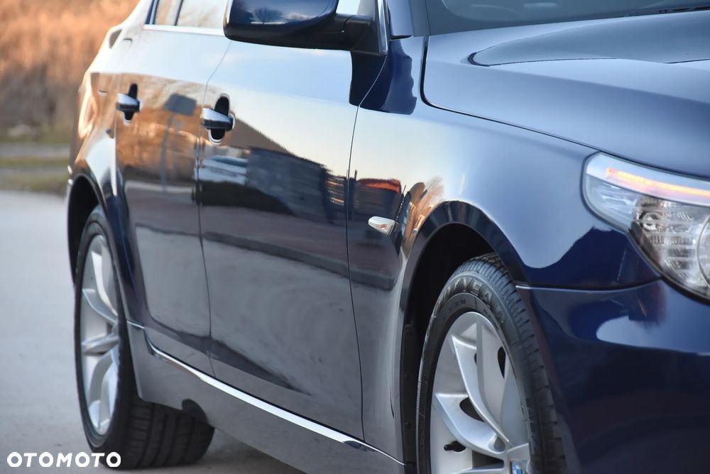 BMW Seria 5 523i Edition Exclusive - 17