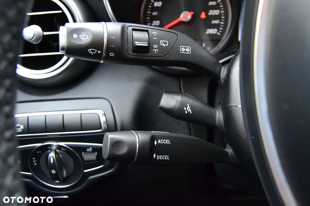 Mercedes-Benz GLC 300 4Matic 9G-TRONIC AMG Line - 40