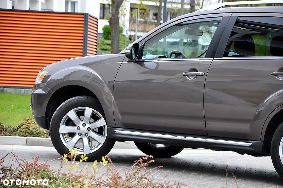 Mitsubishi Outlander - 13