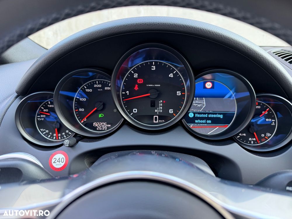 Porsche Cayenne Platinum Edition - 30