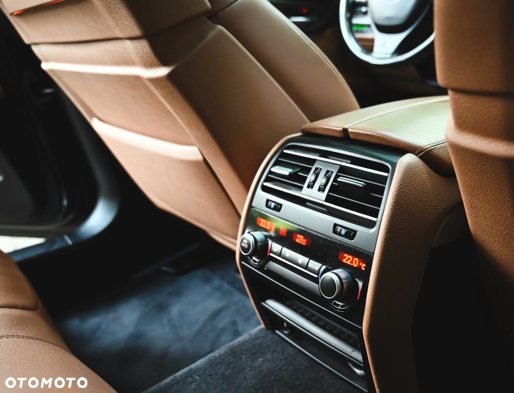 BMW Seria 7 730d - 38