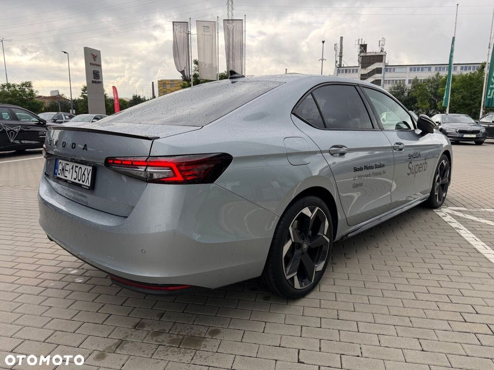 Skoda Superb 2.0 TSI Sportline DSG - 8
