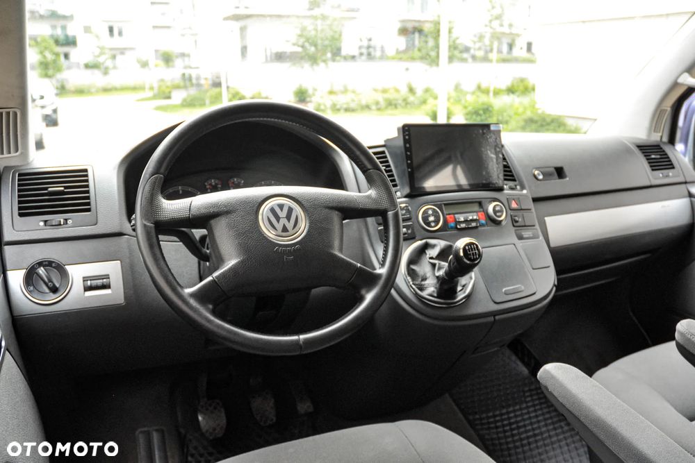 Volkswagen Multivan - 10