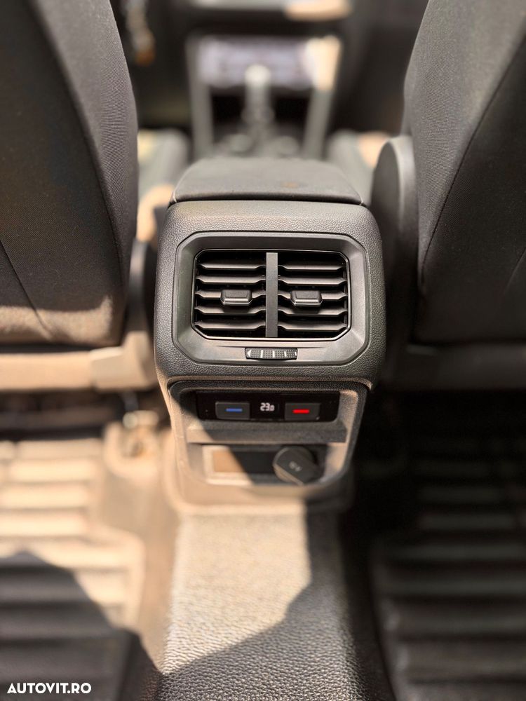 Volkswagen Tiguan - 11