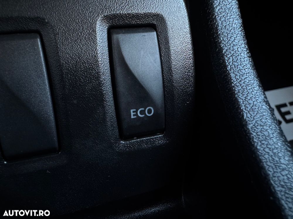 Dacia Duster 1.6 16V 105 4x2 Laureate - 18