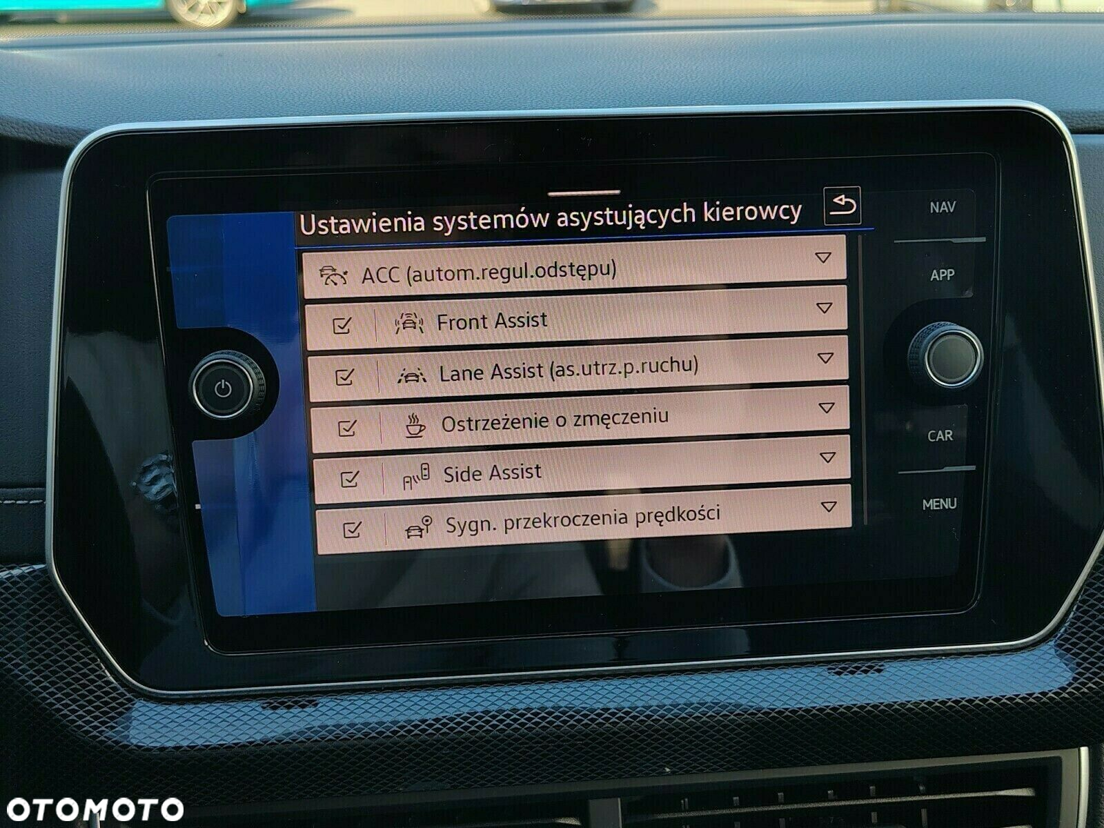 Volkswagen T-Cross - 14