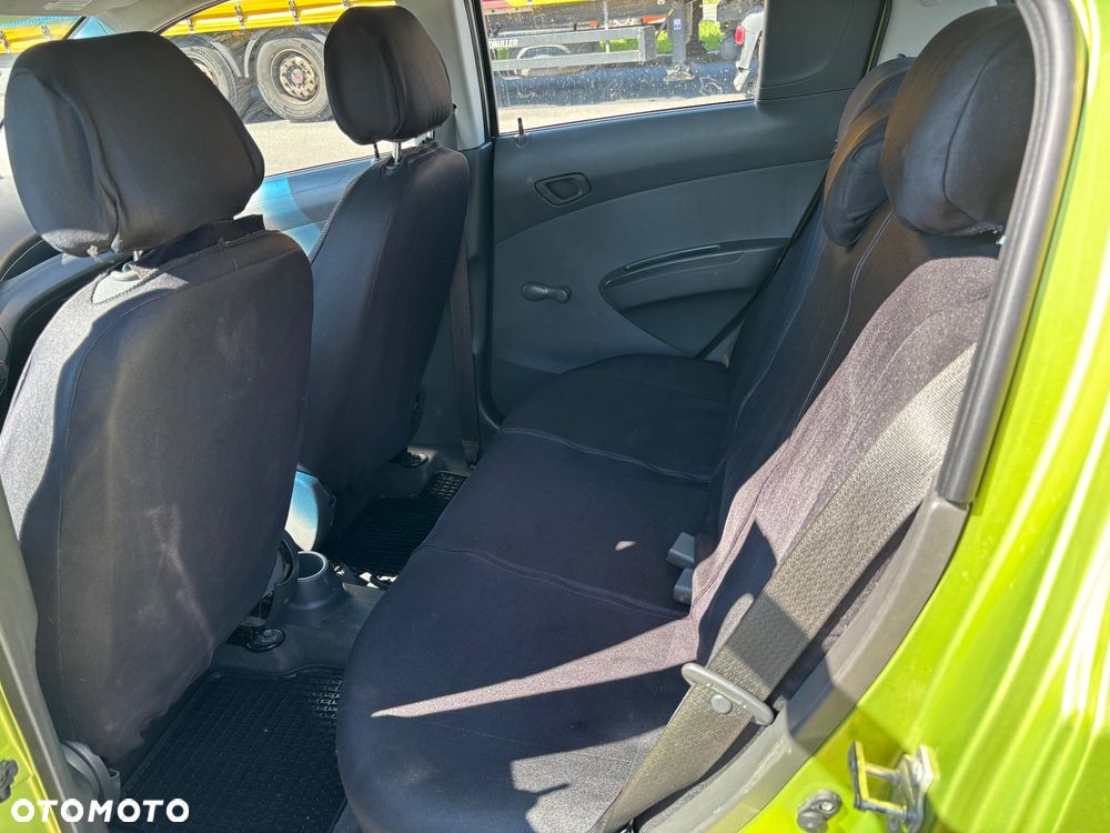 Chevrolet Spark 1.0 Base - 9