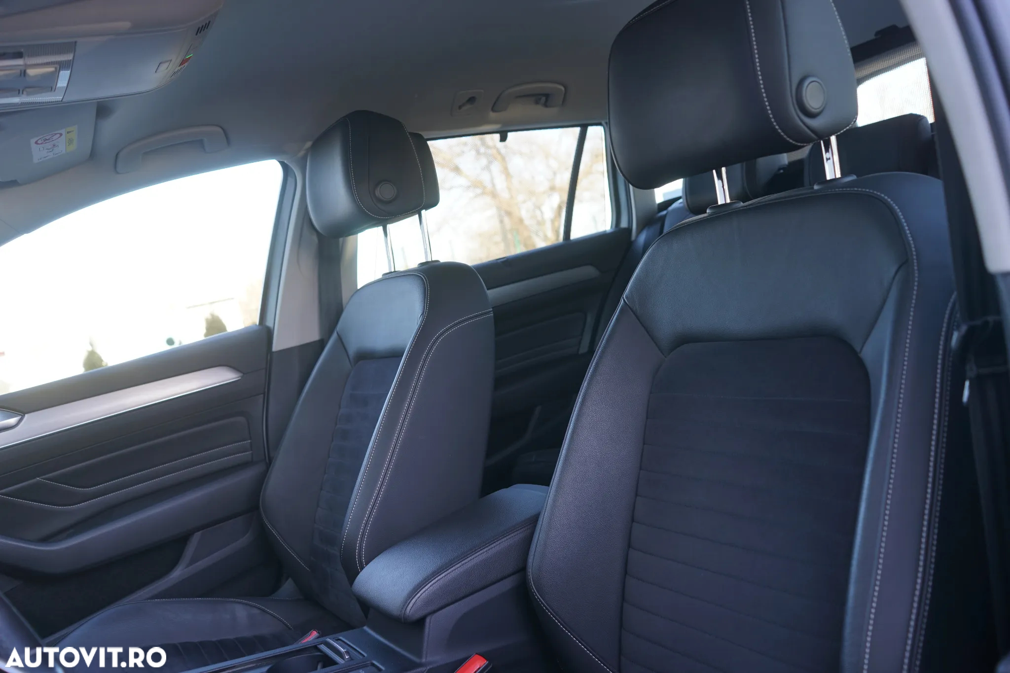 Volkswagen Passat Variant 2.0 TDI DSG Highline - 13