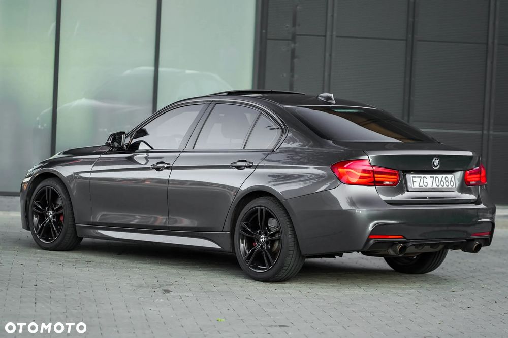 BMW Seria 3 340i xDrive M Sport - 11