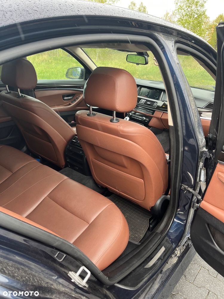 BMW Seria 5 528i xDrive - 10