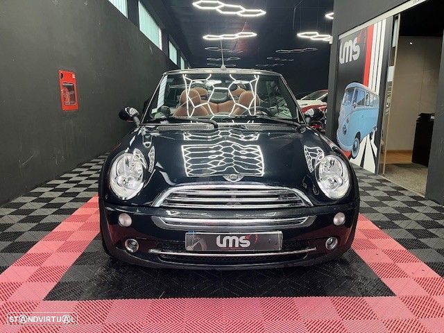 MINI Cabrio One Sidewalk - 10