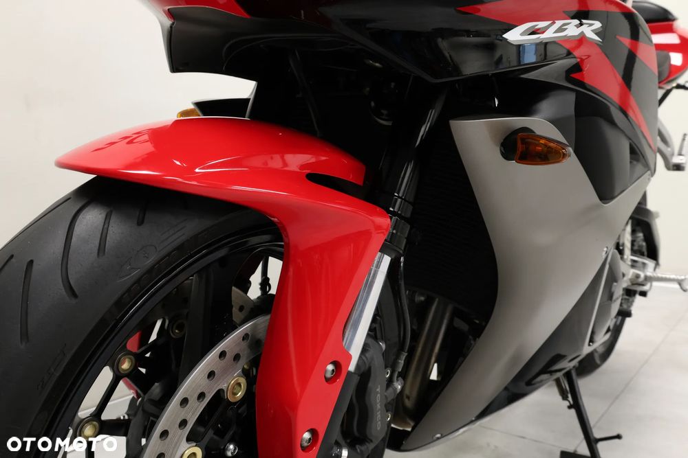 Honda CBR - 25