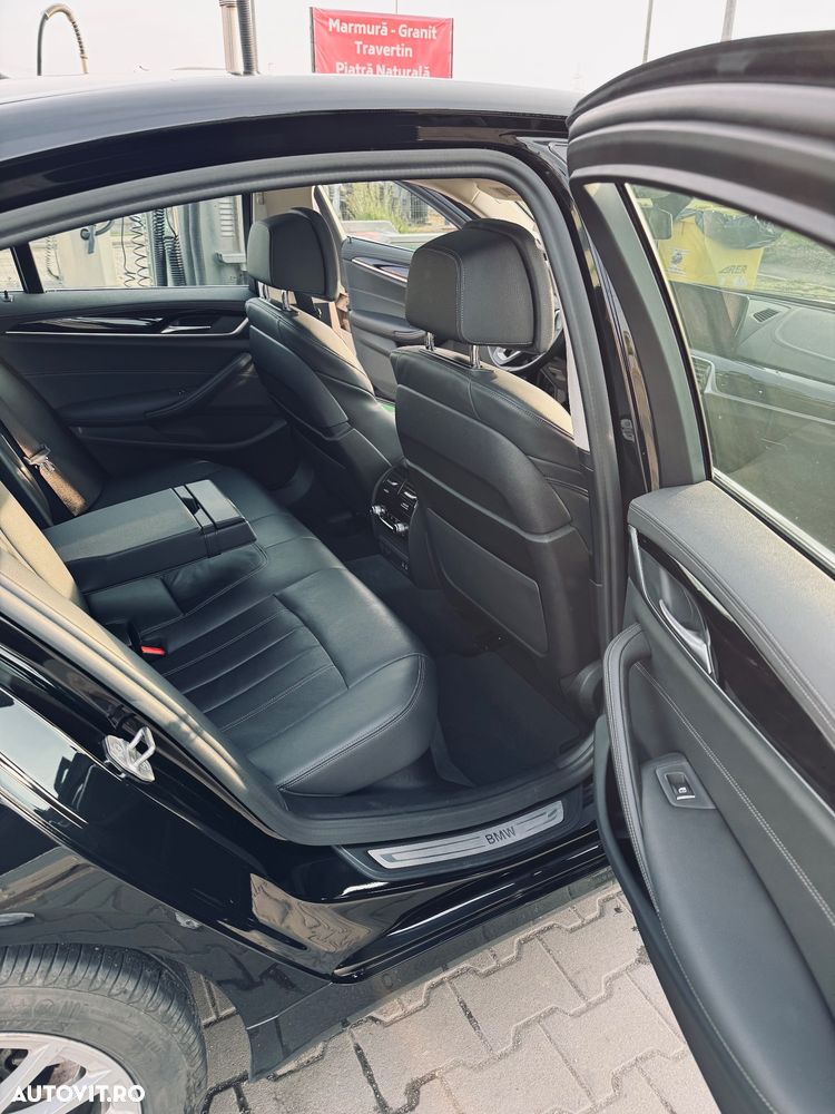 BMW Seria 5 530i xDrive AT MHEV - 21