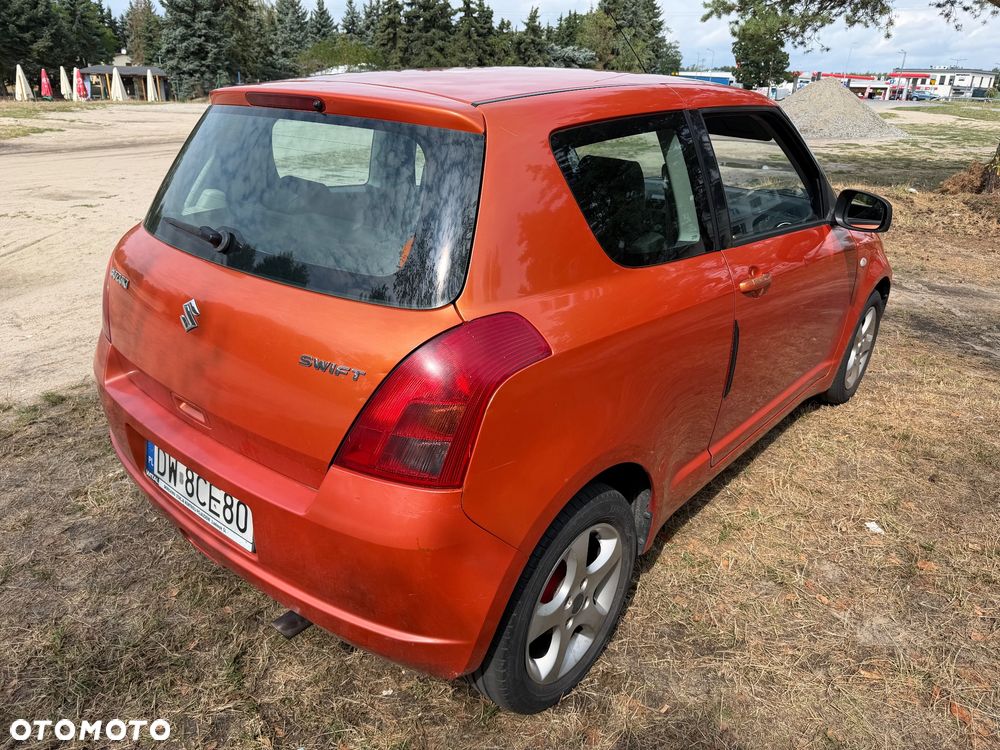 Suzuki Swift - 4
