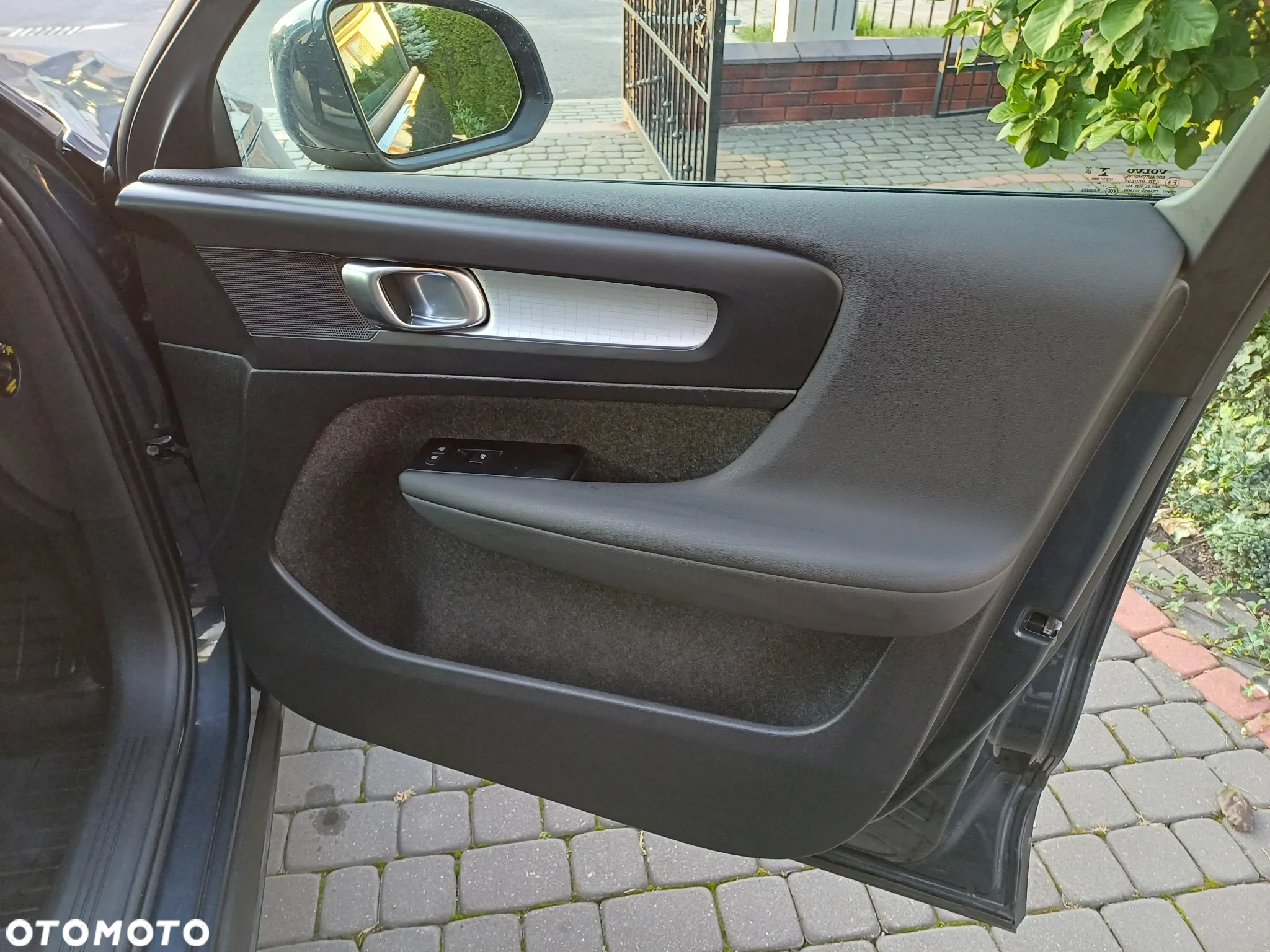 Volvo XC 40 T3 Momentum - 28