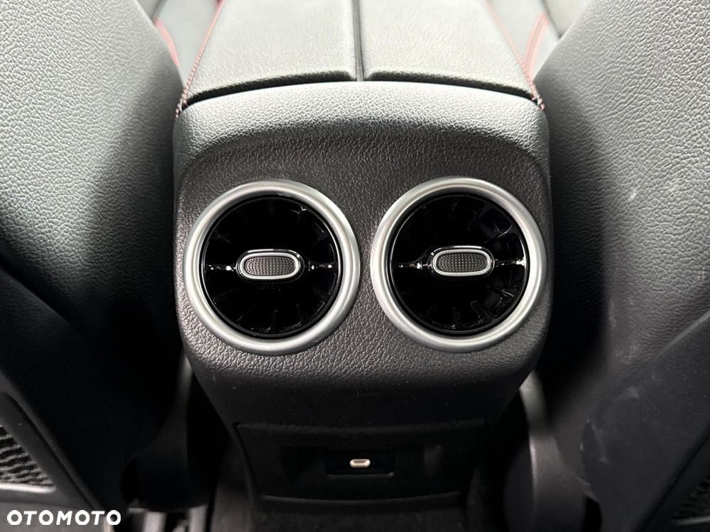 Mercedes-Benz CLA - 26