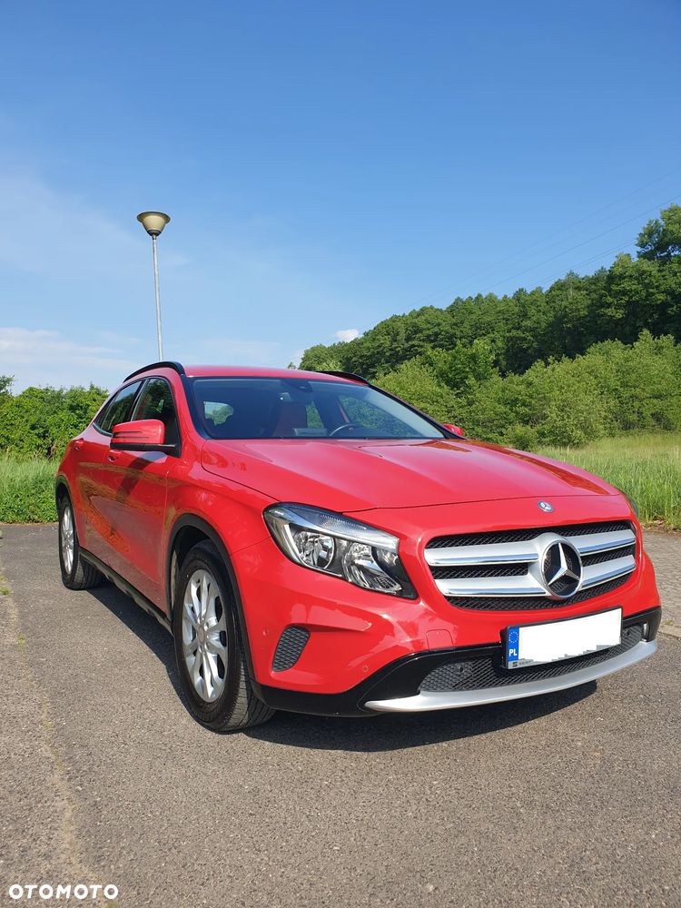 Mercedes-Benz GLA 200 d - 2