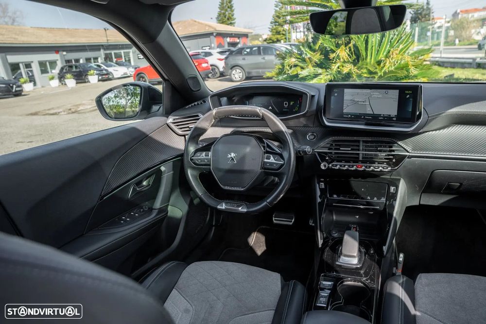 Peugeot e-2008 50 kWh GT - 12