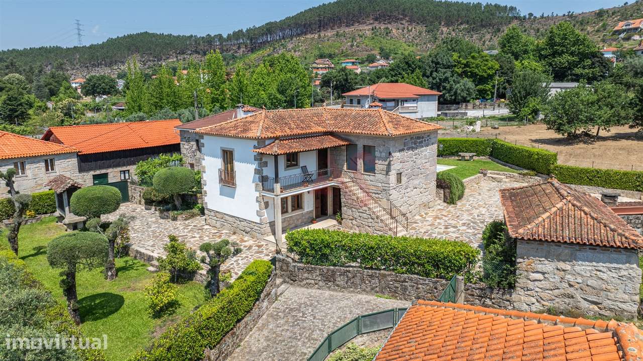Casa do Loureiro em Paradança, Mondim de Basto - Grande imagem: 2/33