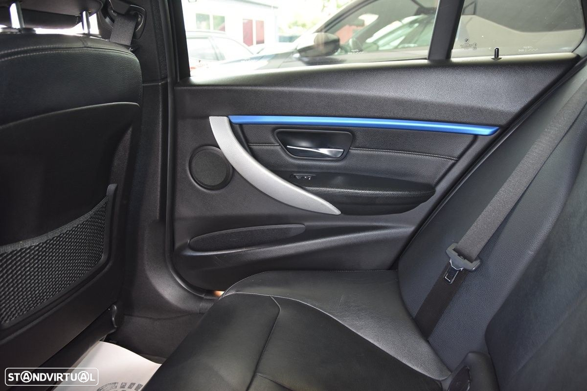 BMW 320 d Touring xDrive Pack M Auto - 21