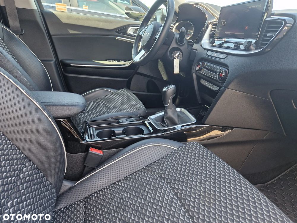 Kia Ceed 1.5 T-GDI L - 12