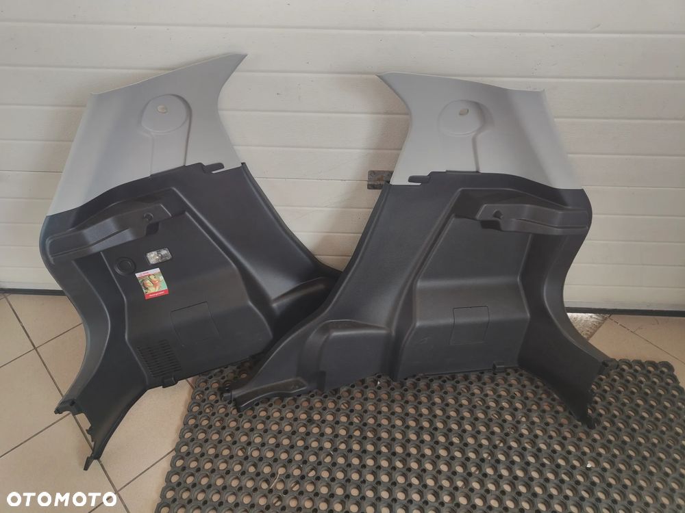 Suzuki Ignis III lewy prawy boczek tapicerka bagaznika