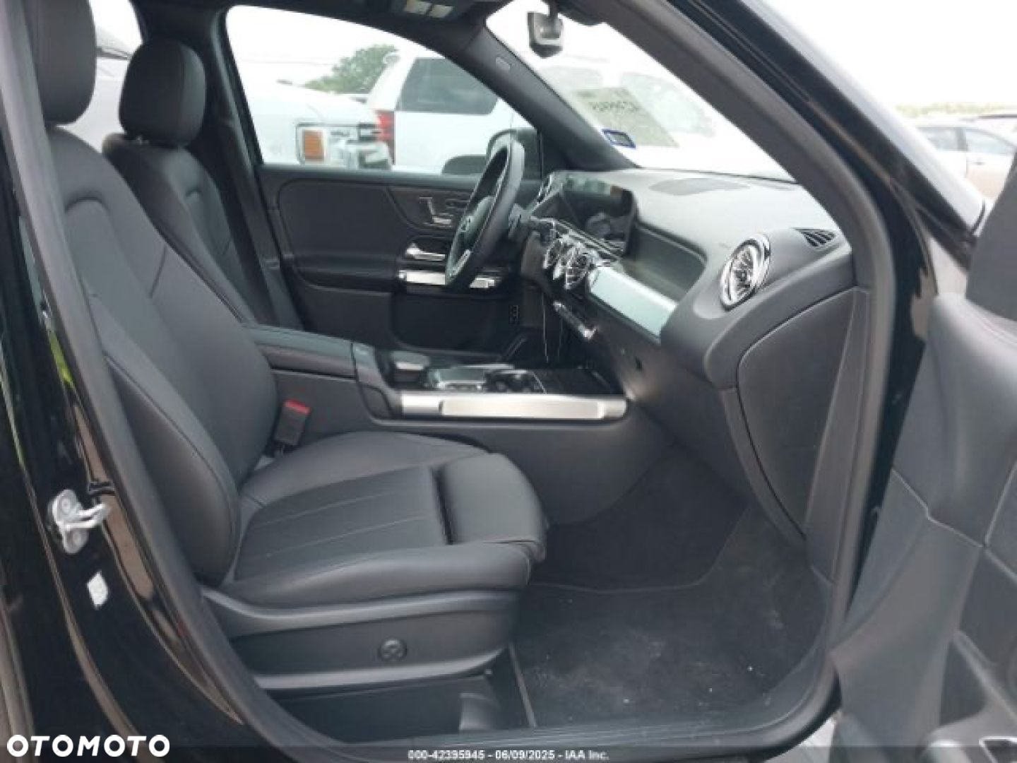Mercedes-Benz GLB - 9