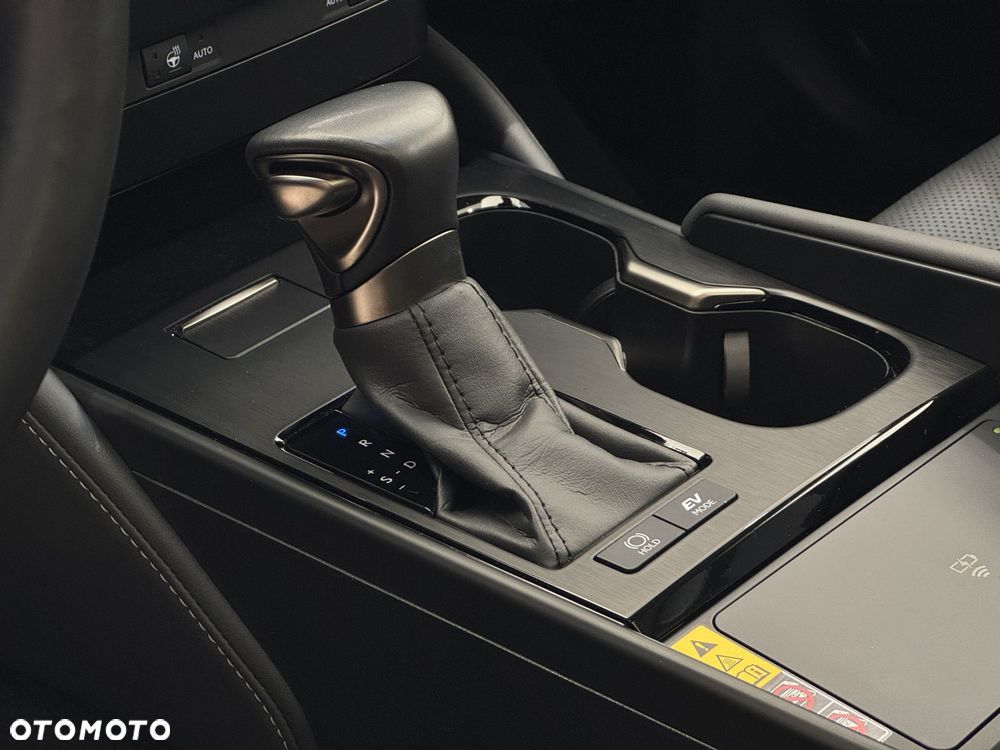 Lexus ES - 9