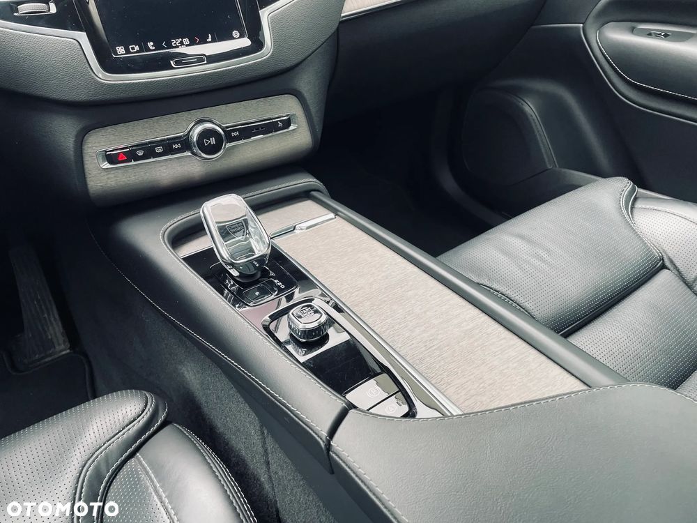 Volvo XC 90 - 23