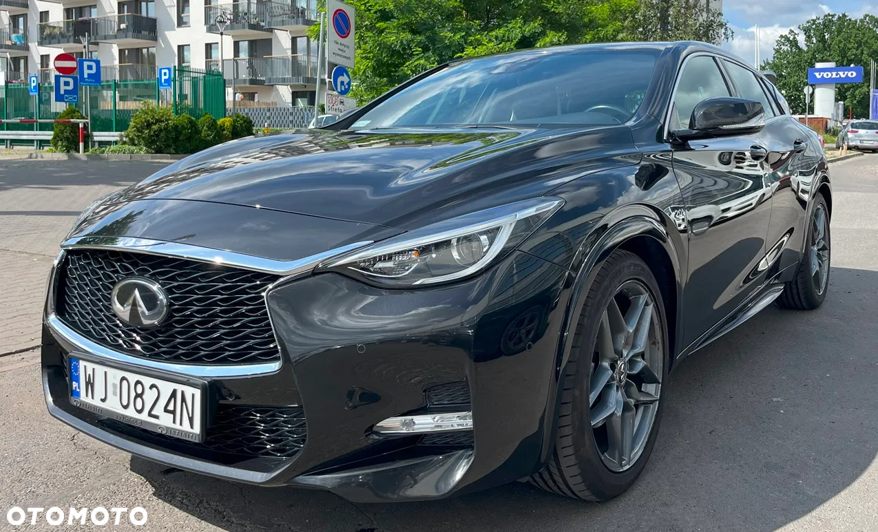Infiniti Q30 2.0t Sport AWD 7DCT - 2