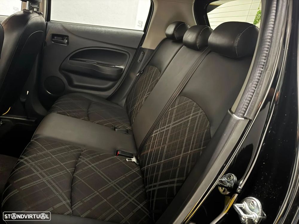 Mitsubishi Space Star 1.2 Intense CVT - 38