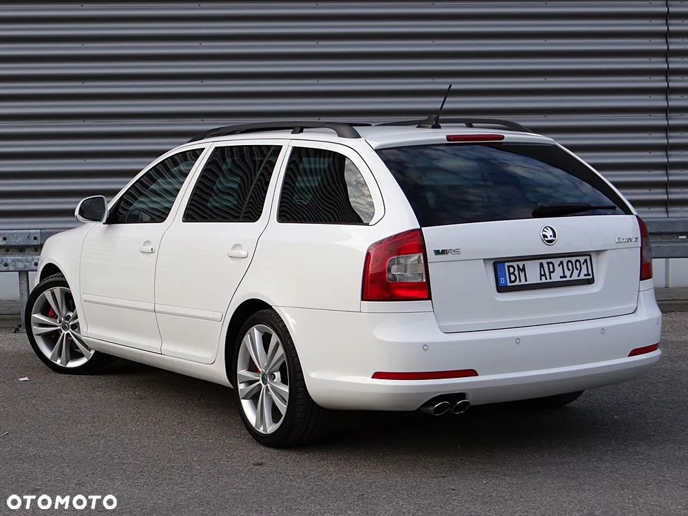 Skoda Octavia 2.0 TDI CR DPF DSG RS - 19