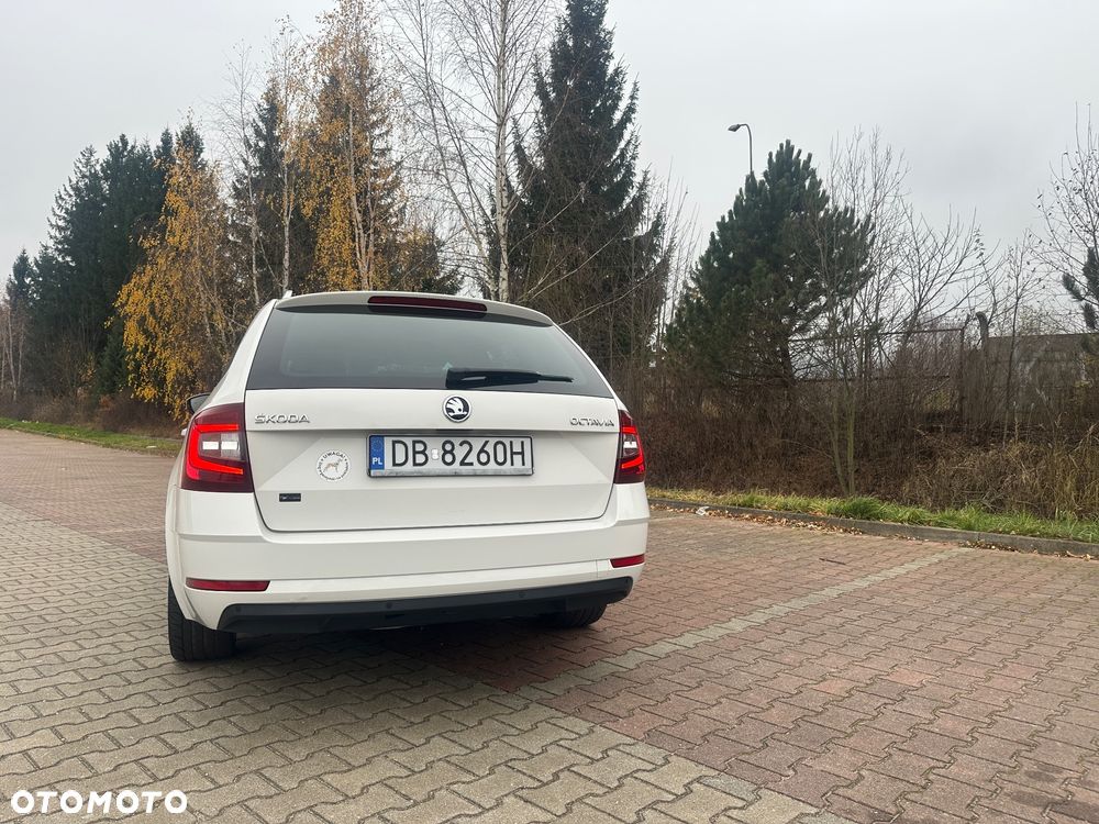 Skoda Octavia Combi 1.6 TDI DSG Ambition - 2