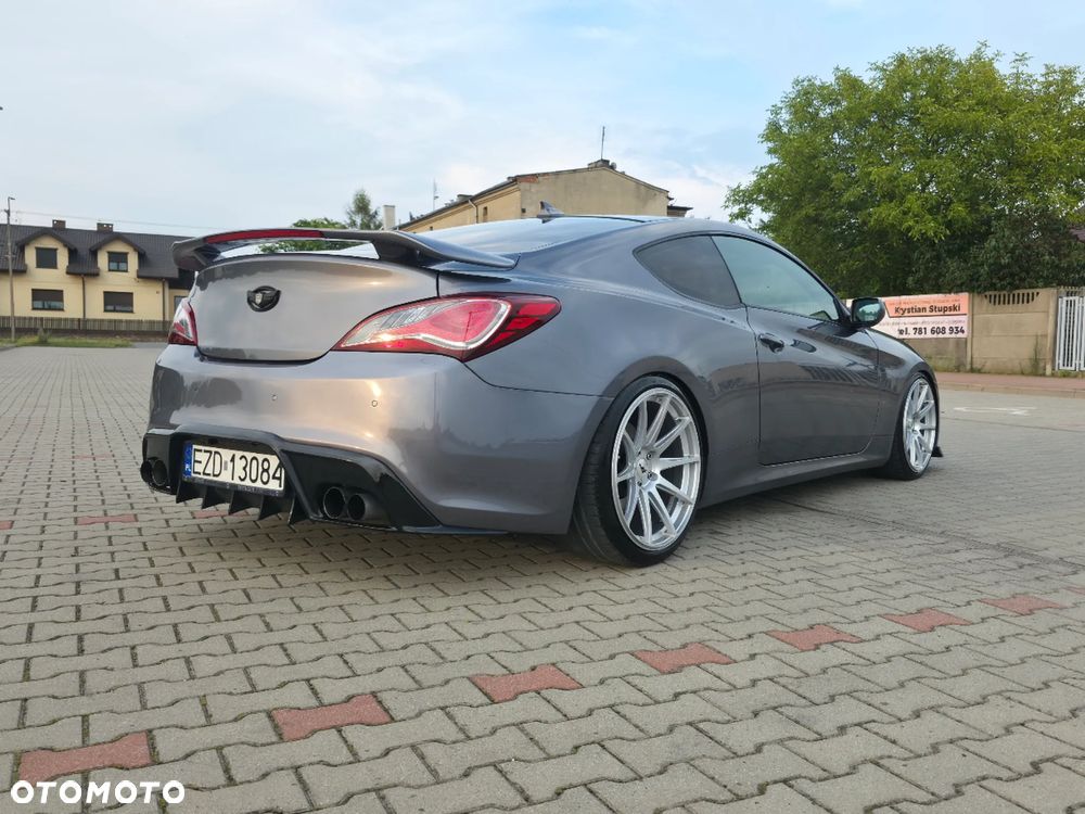 Hyundai Genesis Coupe 3.8 V6 - 3