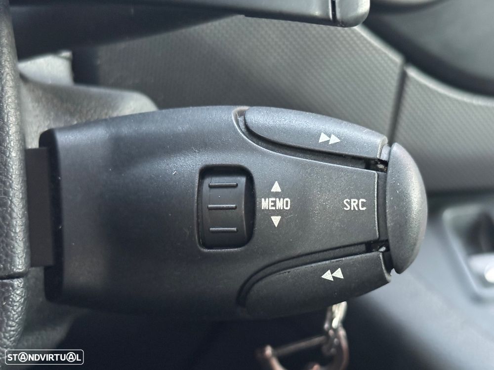 Citroën BERLINGO 1.6 Hdi / CX.AUTOMATICA / 3 LUGARES / GARANTIA - 18