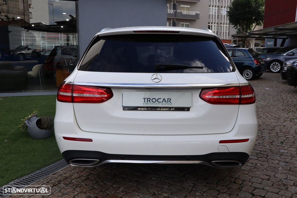 Mercedes-Benz E 220 d AMG 7L - 14