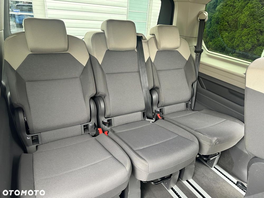 Volkswagen Multivan - 11