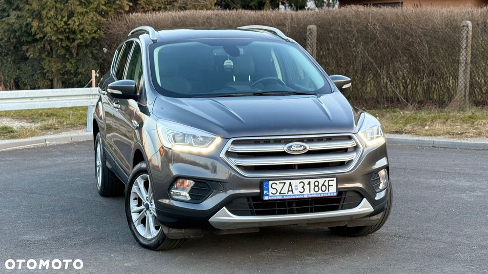 Ford Kuga 1.5 EcoBoost 2x4 Titanium - 2