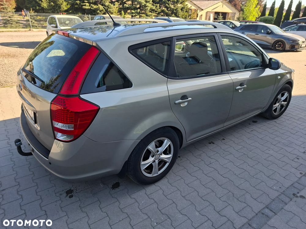 Kia Ceed 1.6 Comfort + - 6