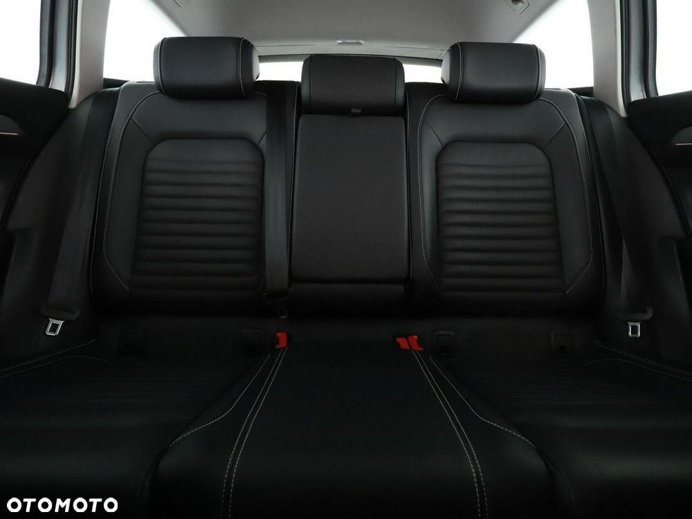 Volkswagen Passat Variant 2.0 TDI 4Mot Elegance DSG - 19