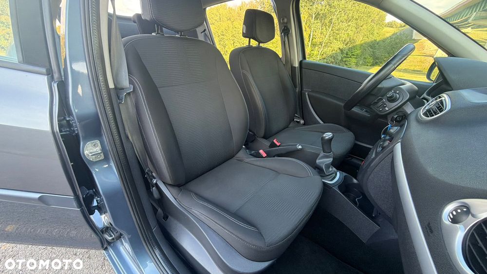 Renault Clio 1.2 16V 75 Yahoo - 23