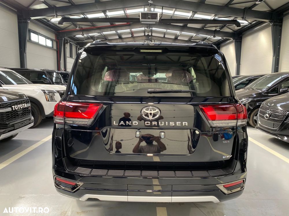 Toyota Land Cruiser 300 - 4