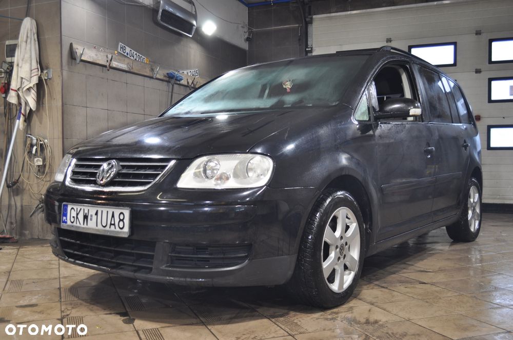 Volkswagen Touran 1.9 TDI Highline - 3